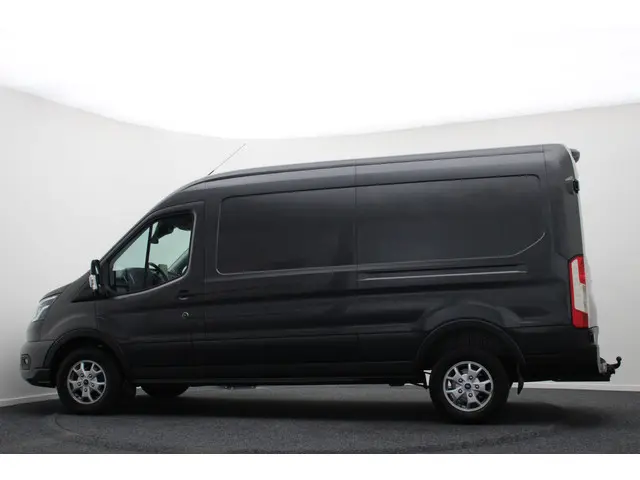 Ford Transit 350 2.0 TDCI L3H2 Limited 2020 Diesel 17