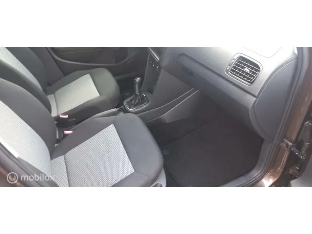 Volkswagen Polo 1.2 Easyline 2012 Benzine 13