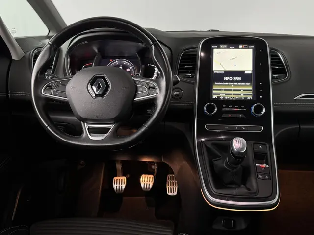 Renault Scénic 1.3 TCe 140 Bose 2020 Benzine 24