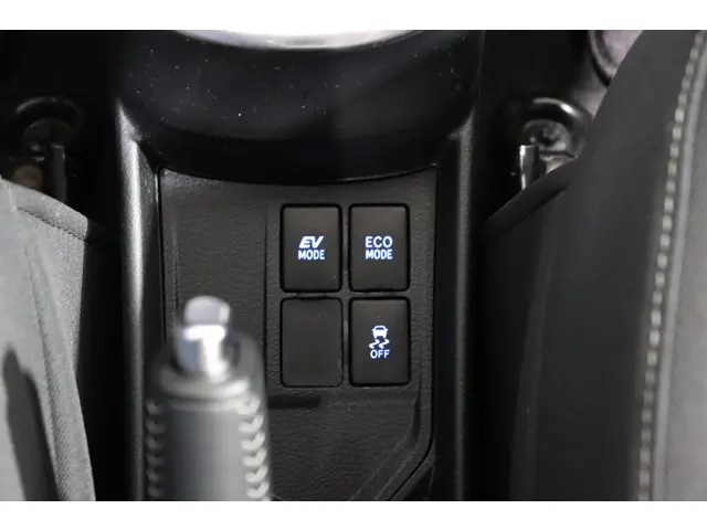 Toyota Yaris 1.5 Hybrid Dynamic, 2020 Hybride Benzine 34