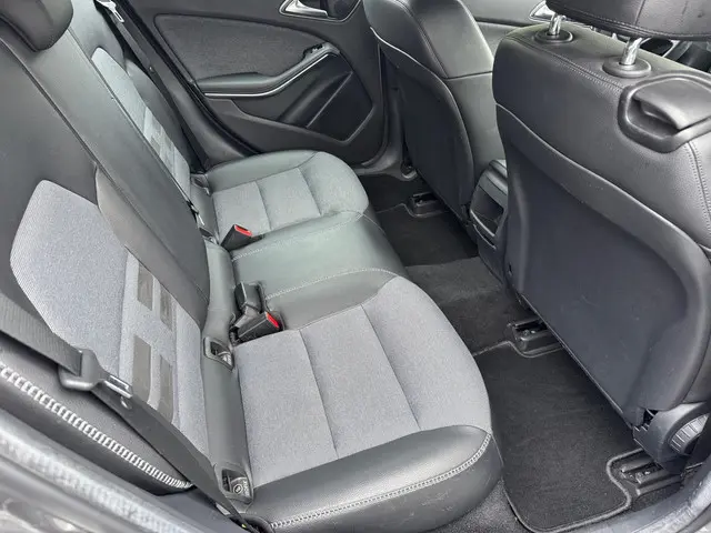 Mercedes-Benz GLA 200 AUTOMAAT *NETJES & GOED 2014 Benzine 9