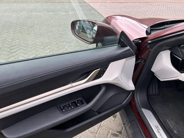 Porsche Taycan Performance 84 kWh 2022 Elektrisch 13