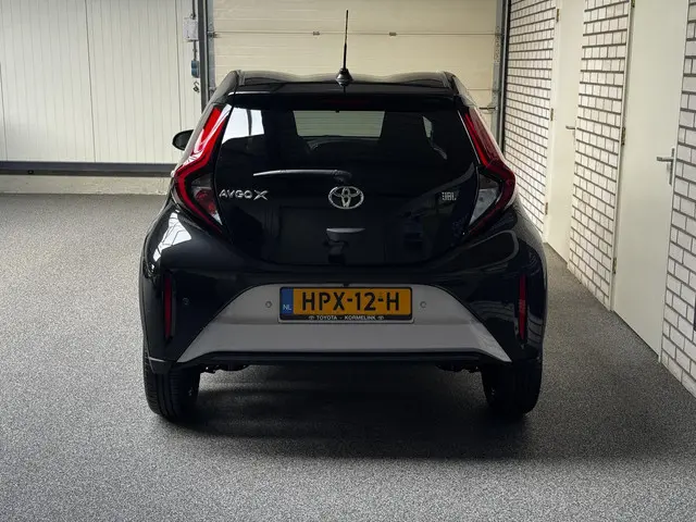 Toyota Aygo X 1.0 VVT-i S-CVT JBL automaat 2025 Benzine 6