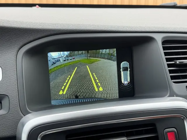 Volvo V60 Cross Country 2.0 T5 Summum 2016 Benzine 18