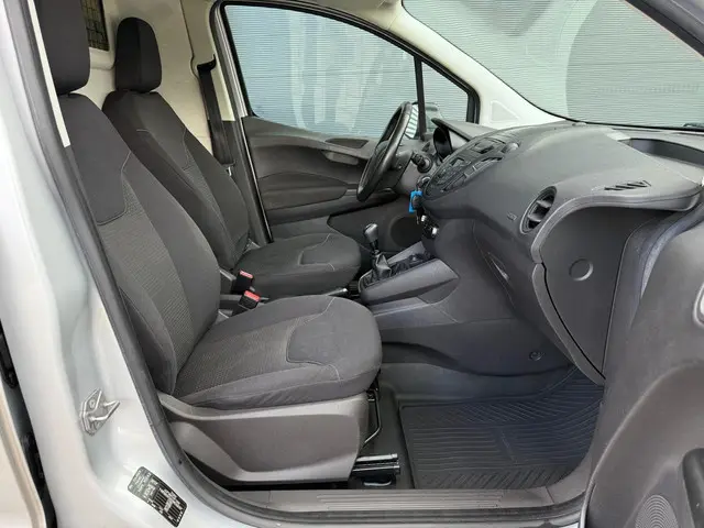 Ford Transit Courier 1.0 Trend 2019 Benzine 21