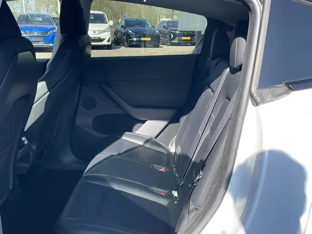 Tesla Model Y Performance AWD 75 kWh 2023 Elektrisch 11