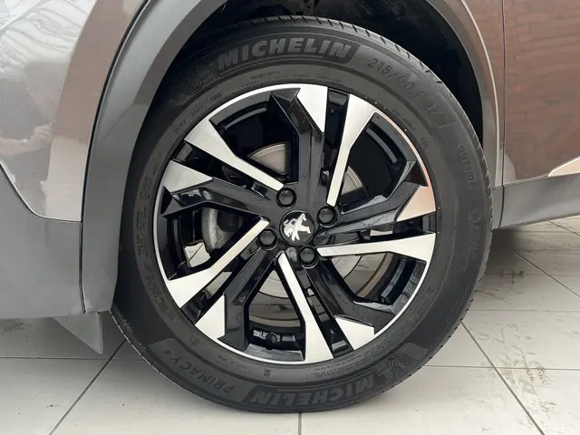 Peugeot 2008 PureTech 100 Allure 2021 Benzine 4