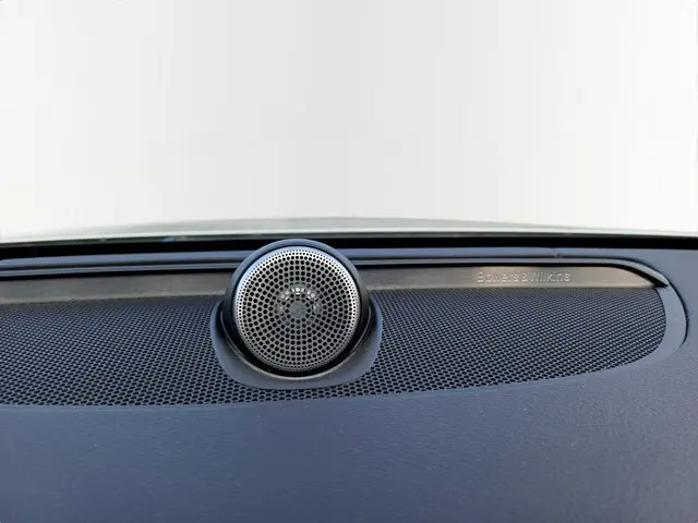 Volvo V60 2.0 T8 AWD R-Design 2019 Hybride Benzine 50