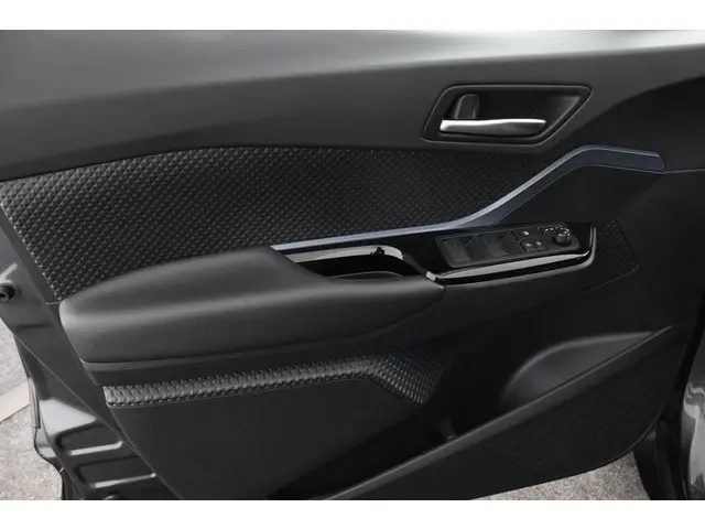 Toyota C-HR 2.0 Hybrid Dynamic 2021 Hybride Benzine 27