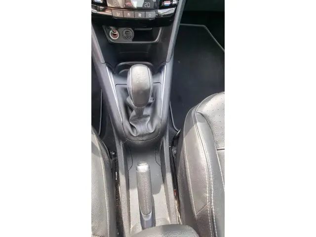 Peugeot 208 1.2 VTi Allure 2014 Benzine 21
