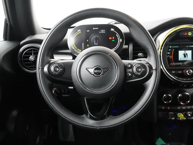 MINI Electric Essential 33 kWh 2020 Elektrisch 2