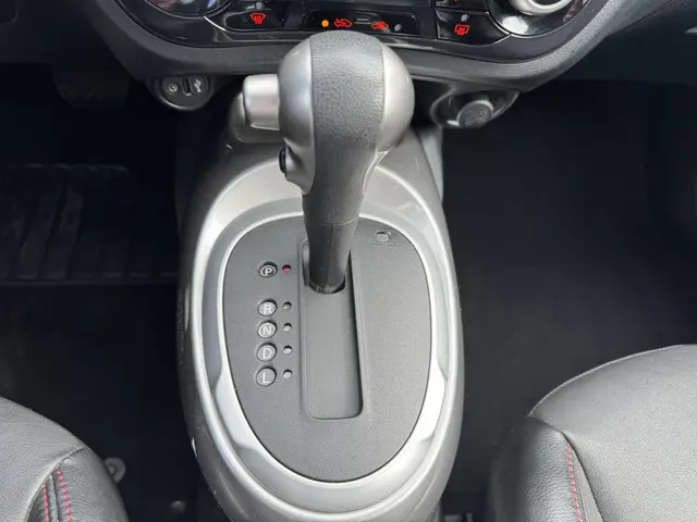 Nissan Juke 1.6 Tekna AUTOMAAT bomvol luxe 2012 Benzine 22