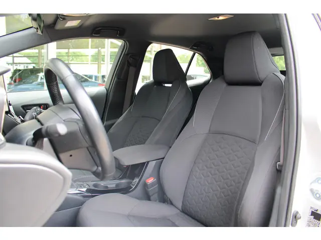 Toyota Corolla 1.8 Hybrid Business 2022 Hybride Benzine 6