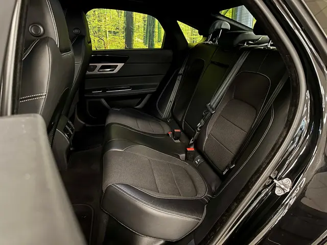 Jaguar XF 2.0 Prestige 2019 Benzine 32
