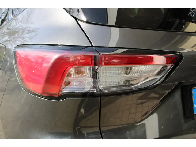 Ford Kuga 2.5 PHEV ST-Line X 2023 Hybride Benzine 35