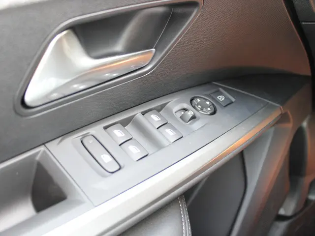 Peugeot 3008 1.2 Hybrid 145 Allure 2025 Hybride Benzine 24