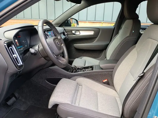 Volvo XC40 B4 Plus Dark 2025 Benzine 10