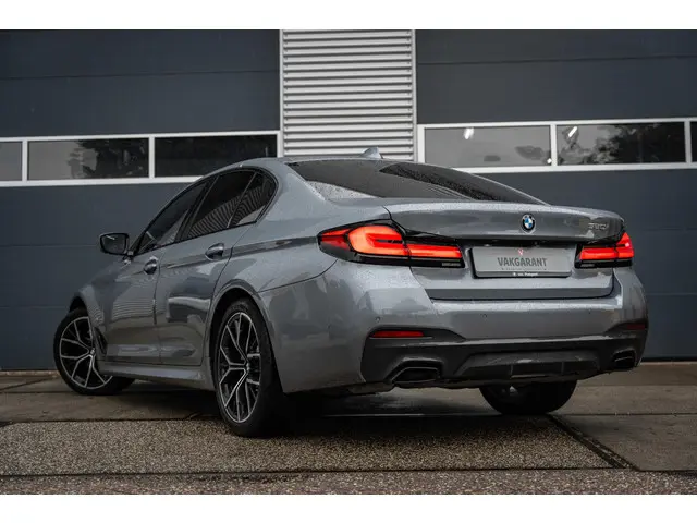 BMW 5 Serie 520i M Sport 2022 Benzine 3