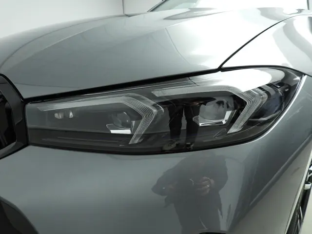 BMW 3 Serie Sedan 320e 2025 Hybride Benzine 36