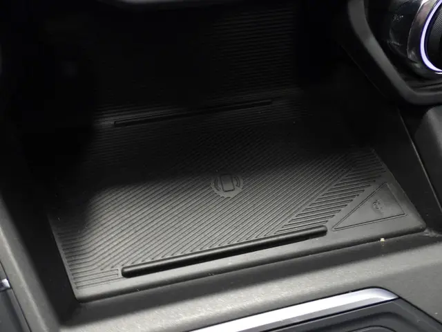 Lynk & Co 01 1.5 PHEV BlackLine 2023 Hybride Benzine 18