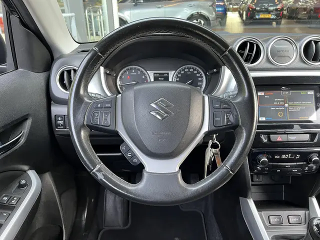 Suzuki Vitara 1.6 Exclusive 2015 Benzine 29