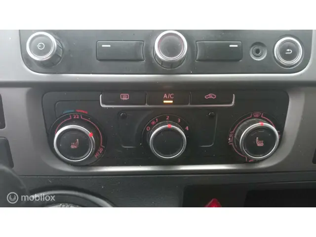 Volkswagen Transporter 2.0 TDI L2H1 2013 Diesel 14