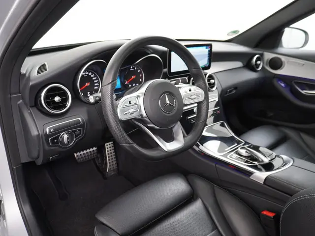 Mercedes-Benz C-Klasse 180 AMG line 2019 Benzine 11