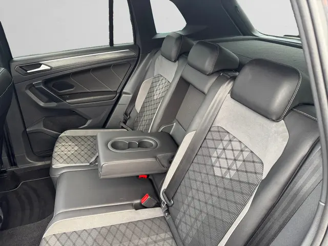 Volkswagen Tiguan 1.5 TSI R-Line Business+ 2022 Benzine 21