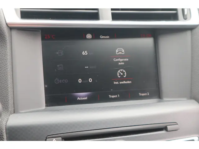 DS DS 4 Crossback 1.6 BlueHDi Chic 2017 Diesel 16