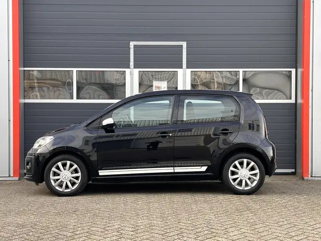 Volkswagen up! 1.0 BMT high up! 2017 Benzine 5