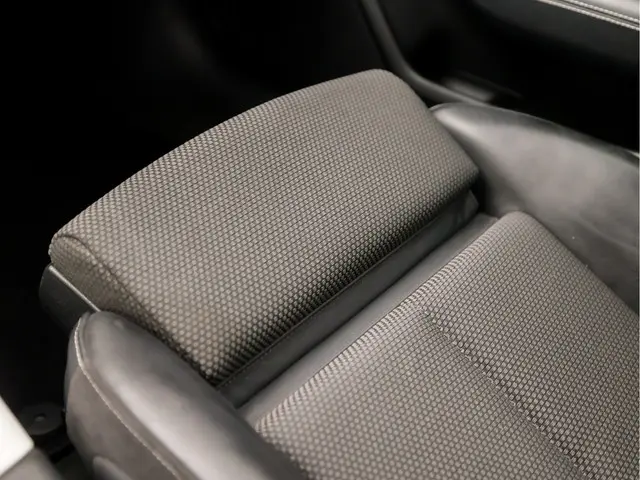 Audi A6 Limousine 1.8 TFSI S-Line Sport 2016 Benzine 26