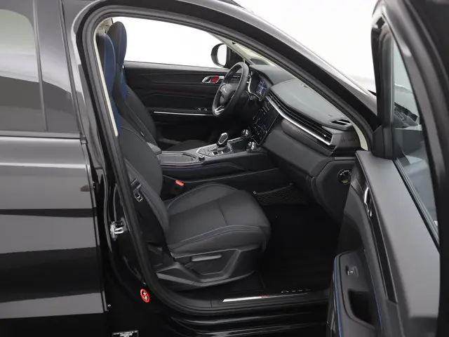 Lynk & Co 01 1.5 PHEV 262PK BLACKLINE 2022 Hybride Benzine 26