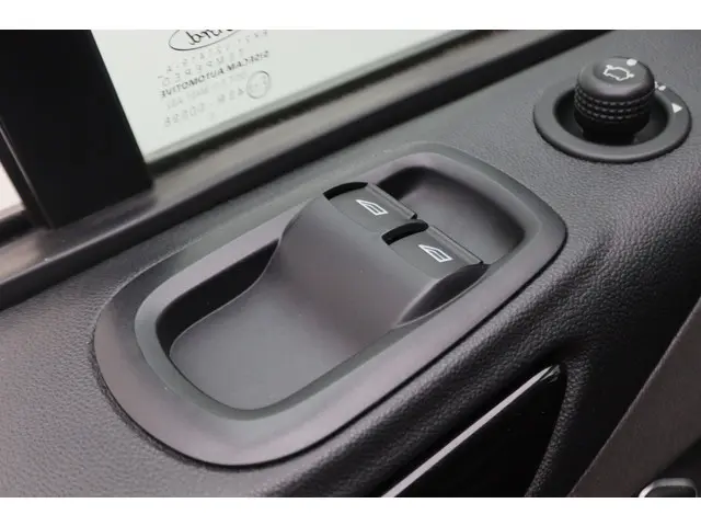 Ford Transit Custom 300 2.0 TDCI L2H1 DC 2020 Diesel 35