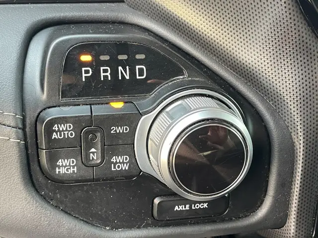 Dodge Ram 1500 5.7 V8 4x4 Crew Cab Limited 2023 LPG/Gas 23