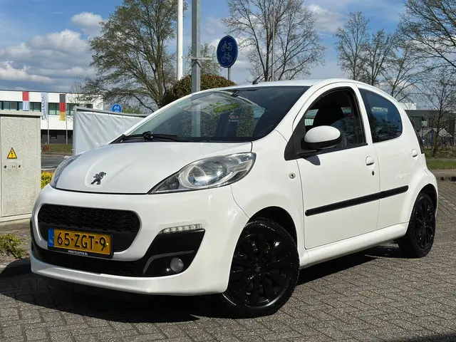 Peugeot 107 1.0 Active facelift led airco 2012 Benzine