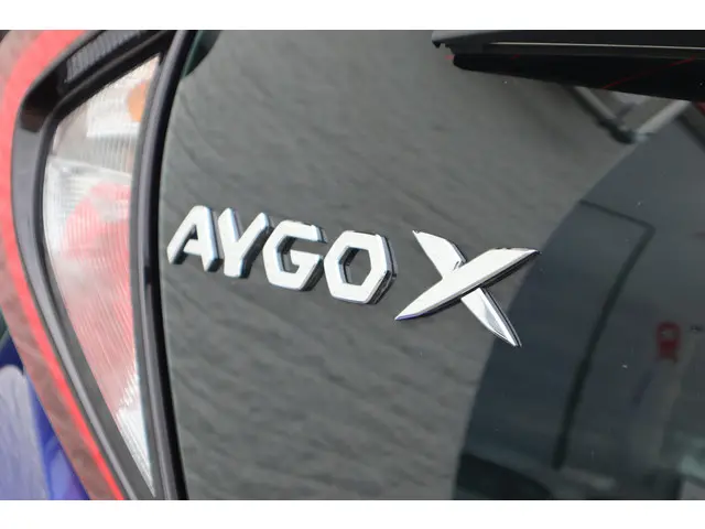 Toyota Aygo X 1.0 VVT-i AIR PLAY AUTOMAAT 2024 Benzine 36