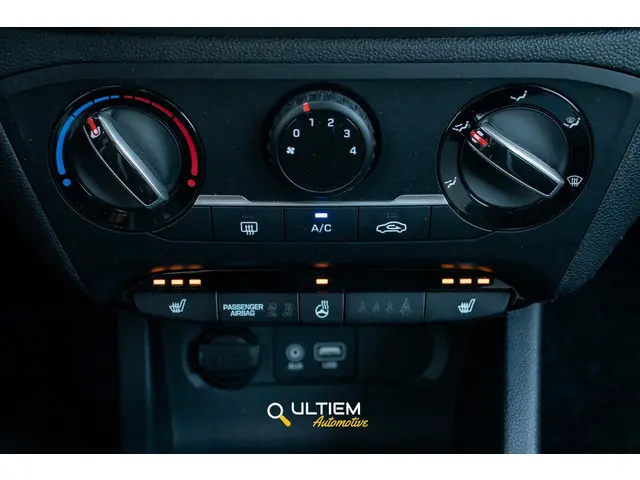 Hyundai i20 1.2 HP i-Motion Premium 2017 Benzine 12