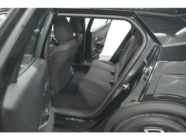 Peugeot e-2008 EV Active 50 kWh 2024 Elektrisch 24