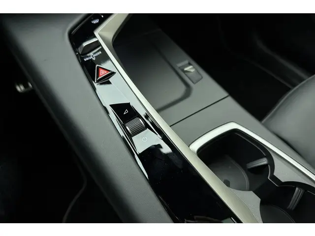 Peugeot 5008 1.6 Plug-in Hybrid GT 2025 Hybride Benzine 39