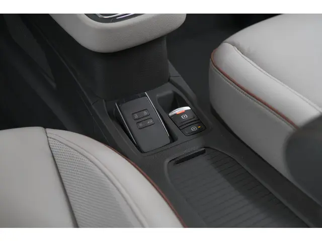 Renault Clio TCe 130 EDC Initiale Paris 2020 Benzine 15