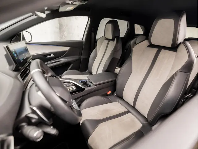 Peugeot 3008 1.6 HYbrid 225 GT 2021 Hybride Benzine 13