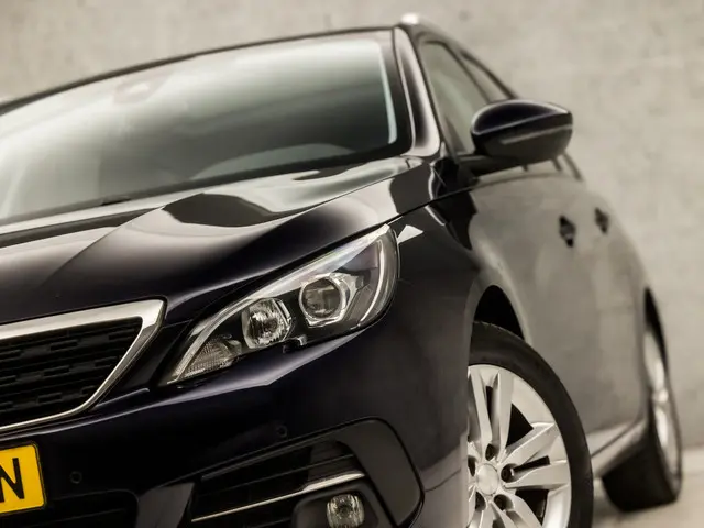 Peugeot 308 SW 1.2 PureTech Sport 2020 Benzine 32