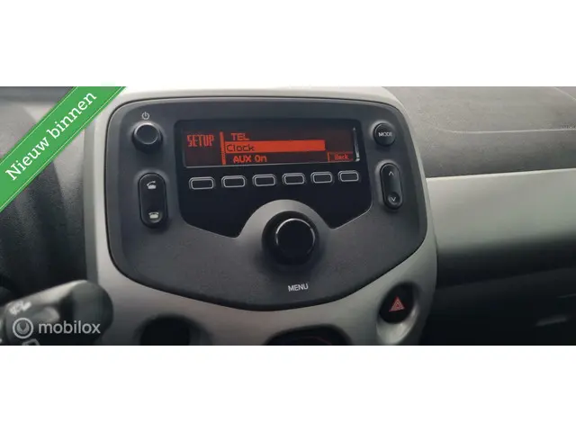 Peugeot 108 1.0 VTi Active AUTOMAAT/5DEURS 2014 Benzine 29