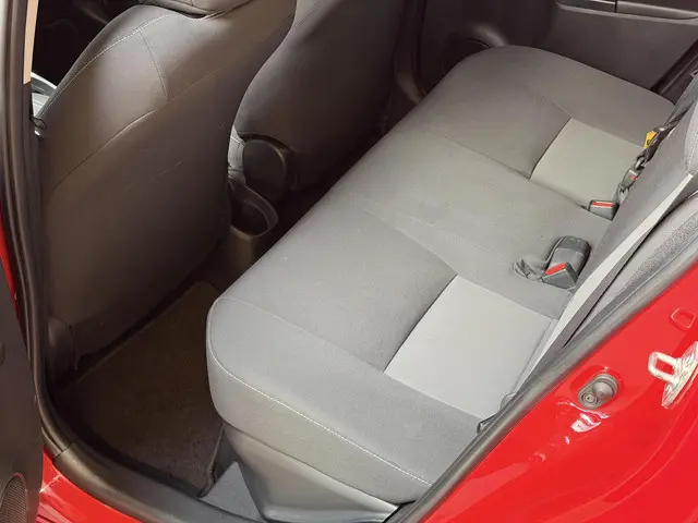 Toyota Yaris 1.5 Hybrid Active 2018 Hybride Benzine 18