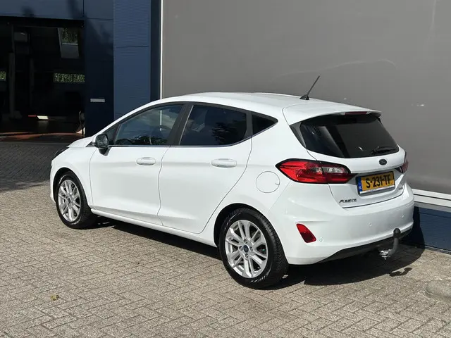 Ford Fiesta 1.0 EcoBoost Hybrid Titanium 2022 Benzine 2