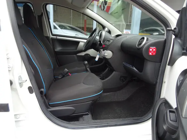 Peugeot 107 1.0 Active Airco NW APK 2012 Benzine 9