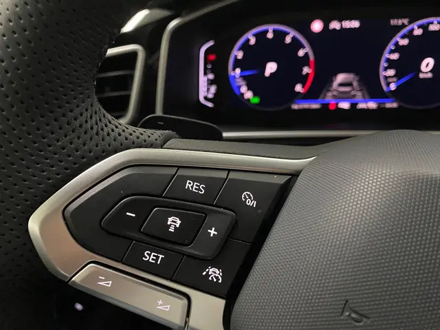 Volkswagen T-Roc 1.5 TSI R-Line Edition 2025 Benzine 18