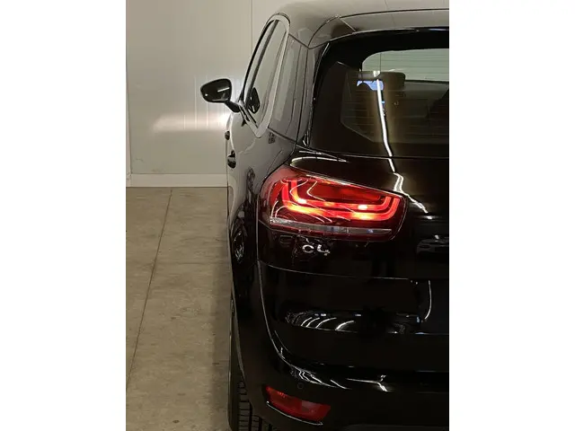 Citroën C4 Picasso 1.2 PureTech Selection 2017 Benzine 21