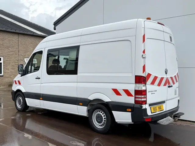 Mercedes-Benz Sprinter 2