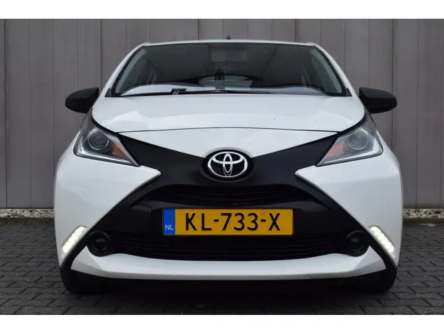 Toyota Aygo 1.0 VVT-i 5Drs X-Now 2016 Benzine 13